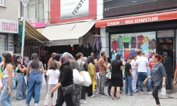 Eskişehir'de okulların açılmasına bir gün kala vatandaşlar çarşıya akın etti
