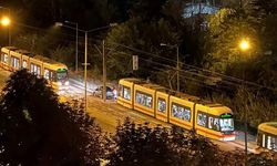 Eskişehir'de tramvay yoluna girdi: Aracı arızalanınca seferler durdu