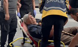 Eskişehir'de otobüs beklemedi... Kapıya sıkışan yaşlı adam yaralandı