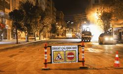 Eskişehir'de gece mesaisi: Yol yapım çalışmaları devam ediyor