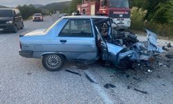 Komşuda araçlar kafa kafaya çarpıştı: 5 yaralı