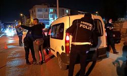 71 Evler Mahallesi'nde gece mesaisi: Geniş çaplı asayiş ve trafik uygulaması yapıldı