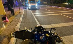 Karşıdan karşıya geçmeye çalışan yayaya motosiklet çarptı: 2 yaralı