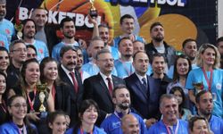 Eskişehir'de Kamu Spor Oyunları sona erdi: Vali Aksoy sporculara ödüllerini takdim etti