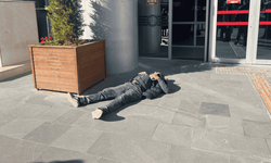 Eskişehir'de panik anları: Adliye binasının önünde bayıldı