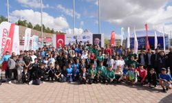 Türkiye'nin dört bir yanından gelen genç sporcular Eskişehir'de yarıştı