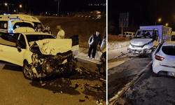 Eskişehir yolunda kafa kafaya çarpışan araçlar hurdaya döndü: 2 yaralı