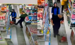 Eskişehir'de skandal görüntü! Küçücük çocuğu yerde tekmeleyerek dövdü