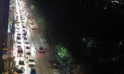 İstasyon Caddesi'nde trafik kilitlendi: Sürücüler kornalarla tepki gösteriyor