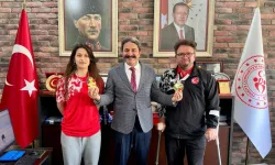 Dünya Güreş Şampiyonası'nın birinci ve üçüncüsü İbrahim Kalın ile bir araya geldi