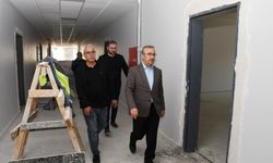 Sinan Aydın, Emek Anadolu Lisesi'ni inceledi