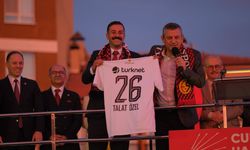 Özgür Özel: "Ben babadan emanet Eskişehirsporluyum"