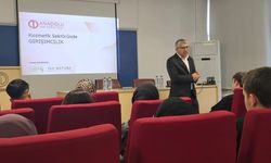 Anadolu Üniversitesi'nde kozmetik sektöründe girişimcilik söyleşisi gerçekleştirildi