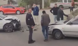 Eskişehir çevre yolunda kaza: İki otomobil kafa kafaya çarpıştı