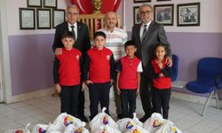 Eskişehir Sanayi Odası 6 ilkokula kırtasiye desteği sağladı