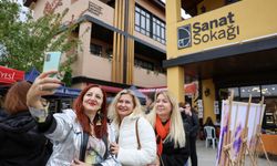 Eskişehir'de sanatseverler “Sokakta Panayır Var” etkinliğinde buluştu