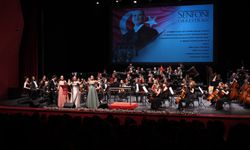 Eskişehir Senfoni Orkestrası cumhuriyetin 102'nci yılını özel bir konserle kutladı
