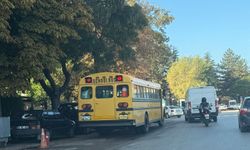 Amerikan filmlerindeki sarı okul otobüsü Eskişehir’de ilgi topladı