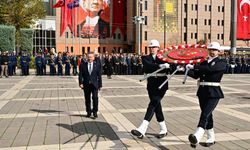102. yıl çelengi Atatürk Anıtına konuldu