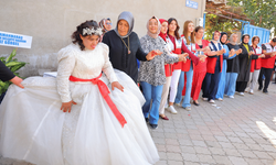 Yürek ısıtan anlar: Down sendromlu Melek’in gelinlik hayali gerçek oldu