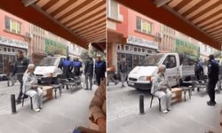 Eskişehir'de ekipler esnafların yola ve kaldırıma koyduğu eşyaları topladı