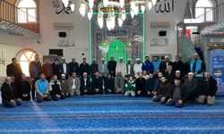 Gençler bu buluşmada bir araya geldi: Manevi sohbet, dua ve ikram bir arada