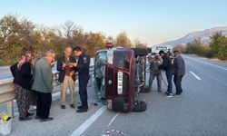 Komşuda takla atan otomobilden yara almadan kurtuldular
