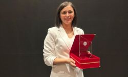 Anadolu Üniversitesi Öğretim Üyesi Doç. Dr. Çevik'e 'TEB Eczacılık Akademisi Teşvik Ödülü'