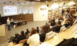 Anadolu Üniversitesi İletişim Fakültesi'nde "İletişim Buluşmaları" kapsamında söyleşi yapıldı