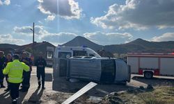 Komşuda hafif ticari araç takla attı: Çok sayıda yaralı var