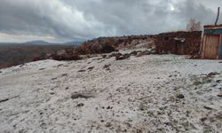 Eskişehir'in komşusuna kar yağdı: Beyaz örtüyle kaplandı