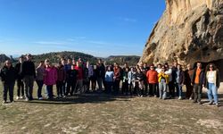 Seyitgazi'de engelli bireyler yangının izlerini silmek için el ele verdi