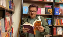 Eskişehir'de görme engeline rağmen tutkusundan vazgeçmedi: Günde en az 300 sayfa okuyor