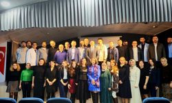 Eskişehir'de öğrenciler 24 Kasım Öğretmenler Günü'nü kutlandı