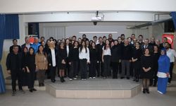 Eskişehir'de öğretmen korosu mini konser verdi