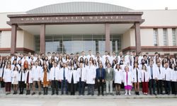 Eskişehir'de geleceğin diş hekimleri önlük giydi