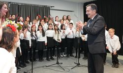 Tepebaşı'nda minikler Cumhuriyet coşkusunu sahneye taşıdı