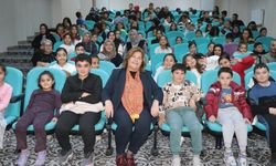 Çifeteler'de çocuklar için ücretsiz çizgi film gösterimi yapıldı