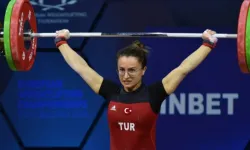 Milli halterci Aysel Özkan 3 altın madalya kazandı