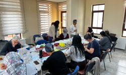 Odunpazarı'nda kadınlar Çini sanatını mesleğe dönüştürüyor