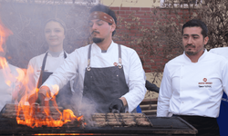 Anadolu Üniversitesi öğrencilerinden 'köfte' molası