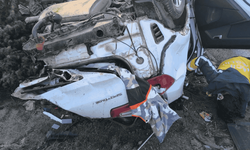 Komşuda takla atan otomobil can aldı: 2'si çocuk 3 yaralı