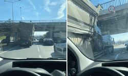 Eskişehir'de tır köprü altında sıkıştı