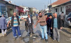 Eskişehir Küçük Sanayi Bölgesi’ndeki bozuk yollar esnaf ve sürücüleri zorluyor