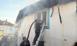 Kütahya’da köyde panik anları: Yangında iki ev küle döndü