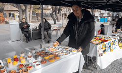 Eskişehir'de evinin bir odasını atölyeye çevirdi: Profesyonel mum ustası oldu