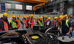 Türk Hava Kurumu Üniversitesi TÜRASAŞ Raylı Sistemler Fabrikasını ziyaret etti