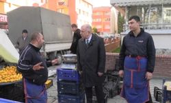 Ümit Özdağ Eskişehir'de pazar esnafıyla bir araya geldi: "Zafer ekonomisine kulak verin"