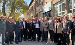 İYİ Parti Eskişehir İl Başkanı Serdar Ulucan mazbatasını aldı