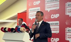 Özgür Özel Eskişehir’de gençlere hitap etti: “YÖK’ü yok etmeye geliyoruz”